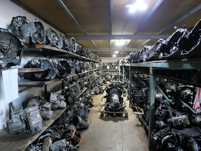 Atelier de stockage de pièces détachées Auto Pièces Service