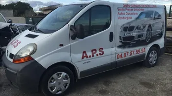 Fourgon de livraison de pièces détachées Auto Pièces Service